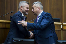 Predsedovia koaličných strán Hlas Peter Pellegrini a SNS Andrej Danko vedia v koalícii fungovať aj napriek konfliktom. FOTO: TASR/J. Kotian