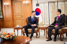 Šéf diplomacie Juraj Blanár s predsedom kórejskej vlády. FOTO: MZV