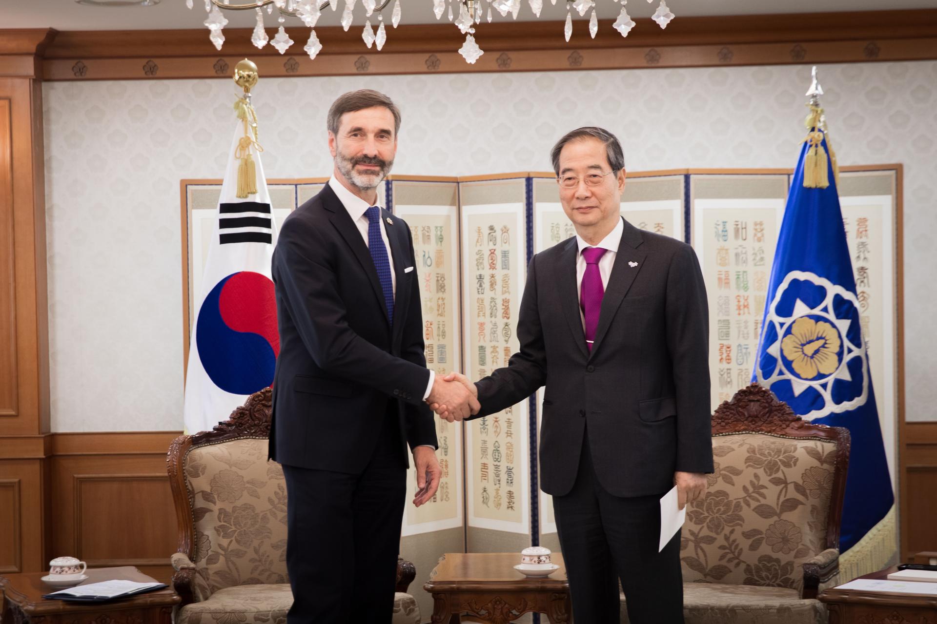 Blanár otvoril nový honorárny konzulát v juhokórejskej Ulsane. Má pomôcť spolupráci s miestnymi firmami