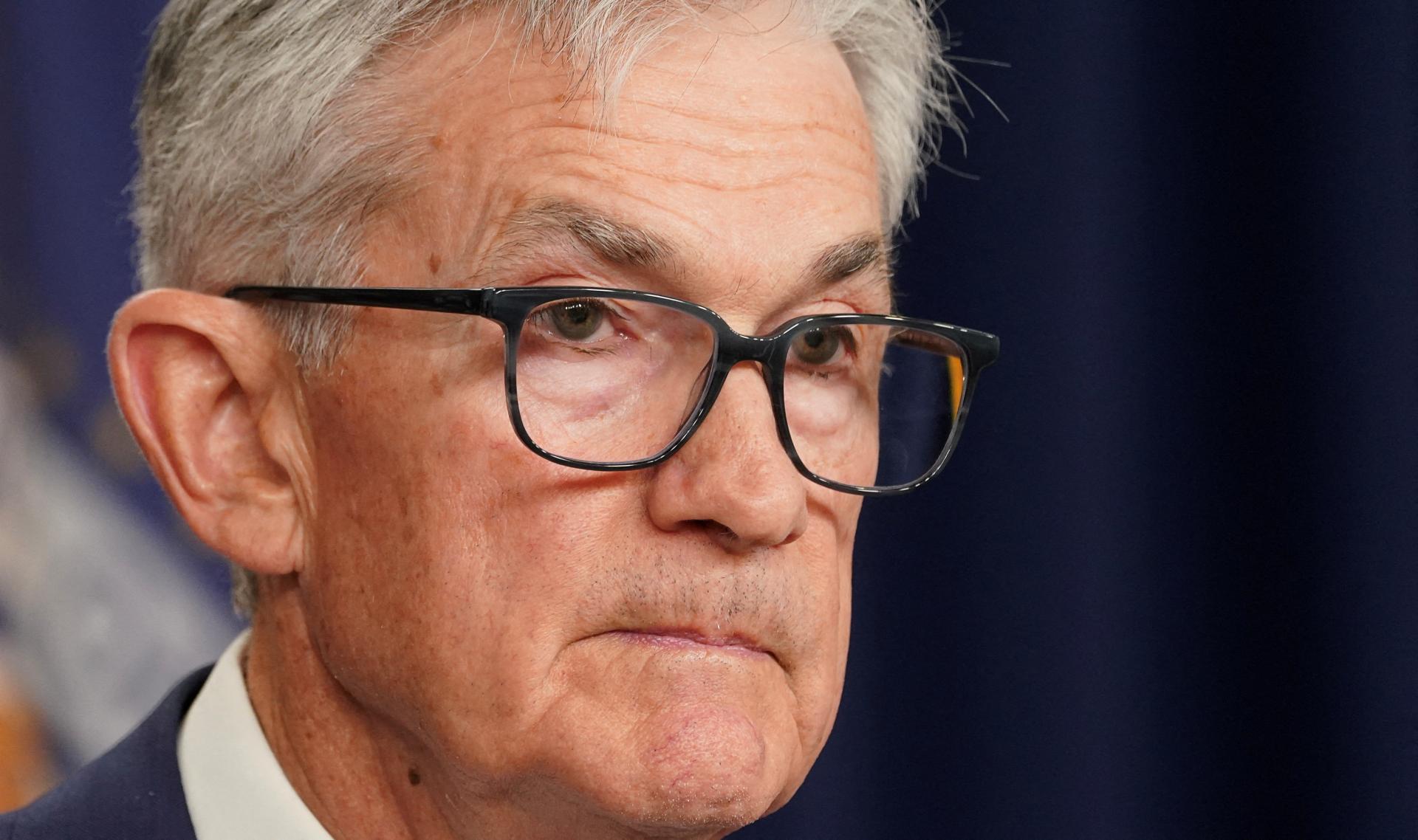 Zvýšenie základnej úrokovej sadzby Fedu je nepravdepodobné, vyhlásil jeho šéf Powell