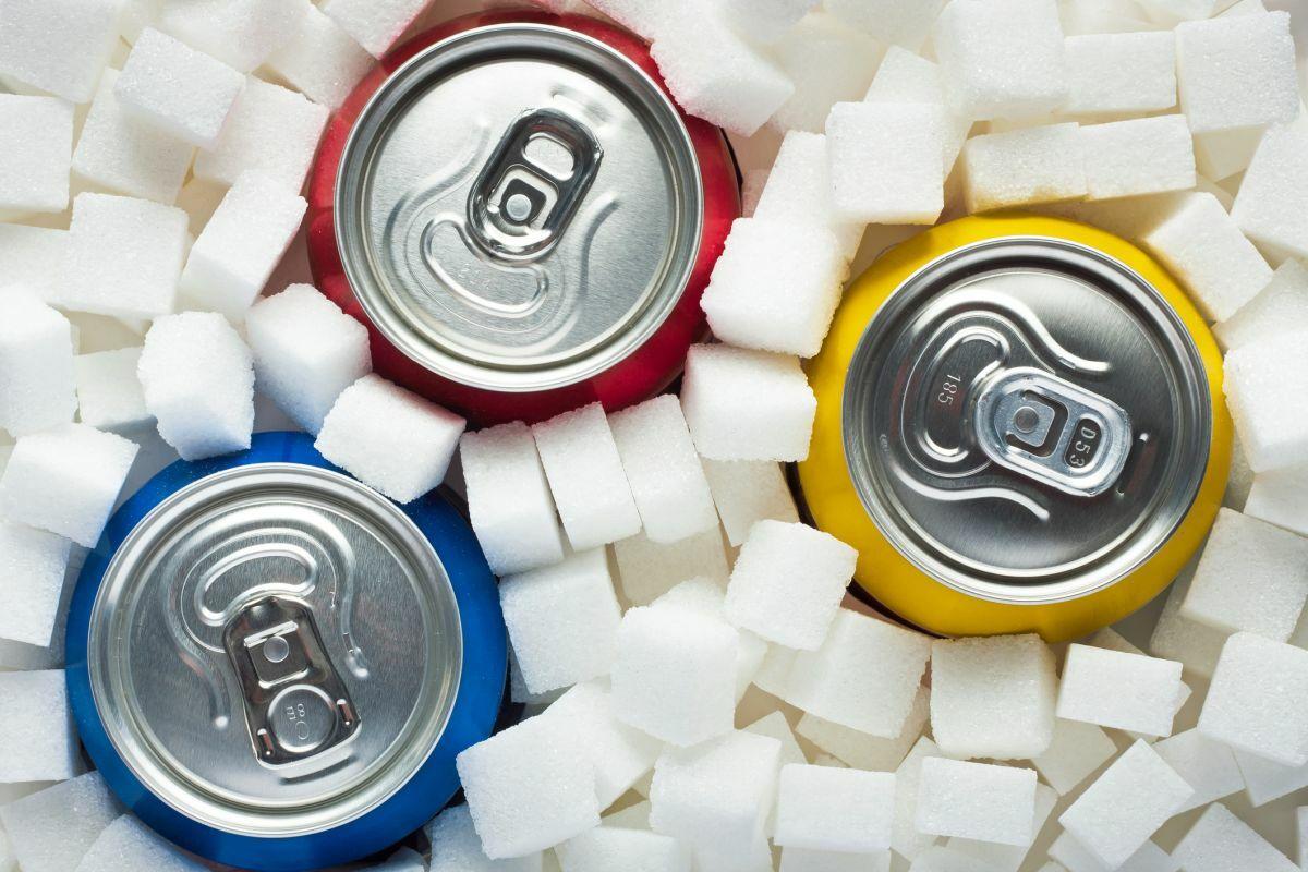 Schválená daň z cukru vytvára dva tábory. Podľa výživového poradcu nápoje dochucujte bylinkami či citrónom