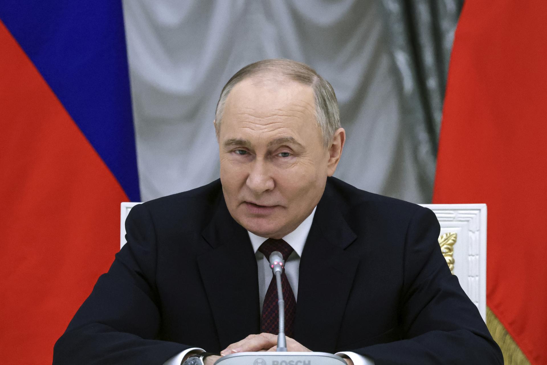 Putin pochválil ruských vojakov za postup 