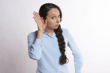 Nášmu sluchu najviac škodí dlhodobé vystavenie nadmernému hluku.