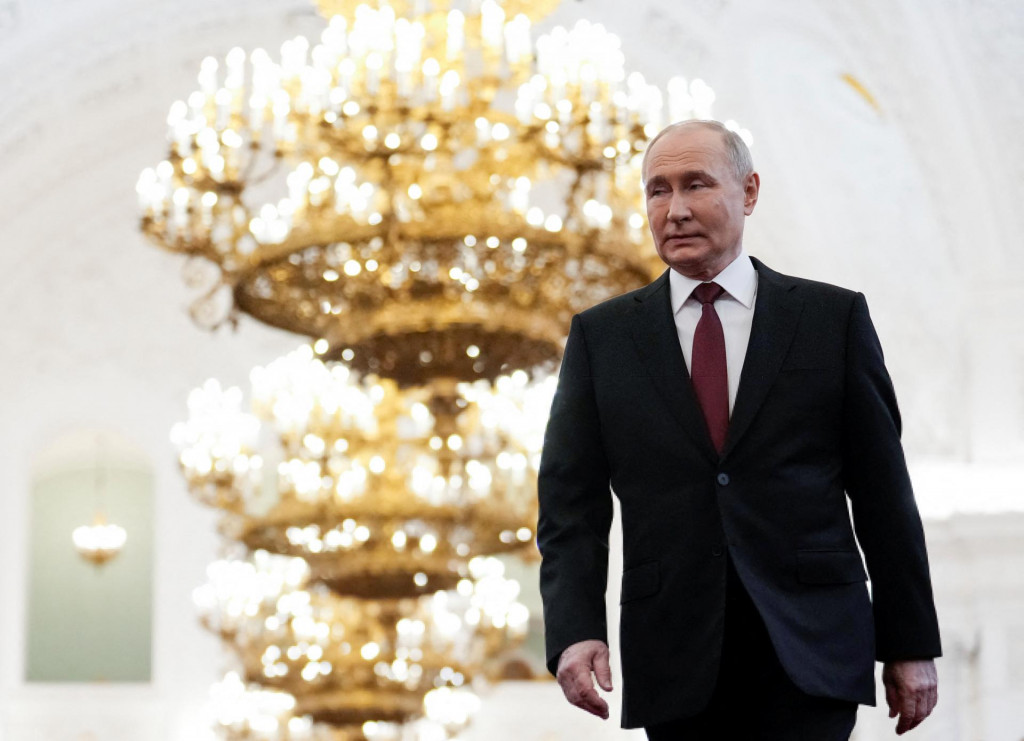 Ruský vodca oznámil plánované zmeny na čele rezortu obrany a bezpečnostnej rady. FOTO: Reuters