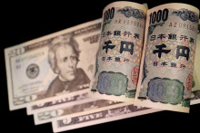 Tradícia devízových intervencií japonského ministerstva financií a Bank of Japan je drahým a neúčinným prežitkom. FOTO: REUTERS