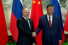 Ruský prezident Vladimir Putin a Čínsky prezident Si Ťin-pching. FOTO: REUTERS