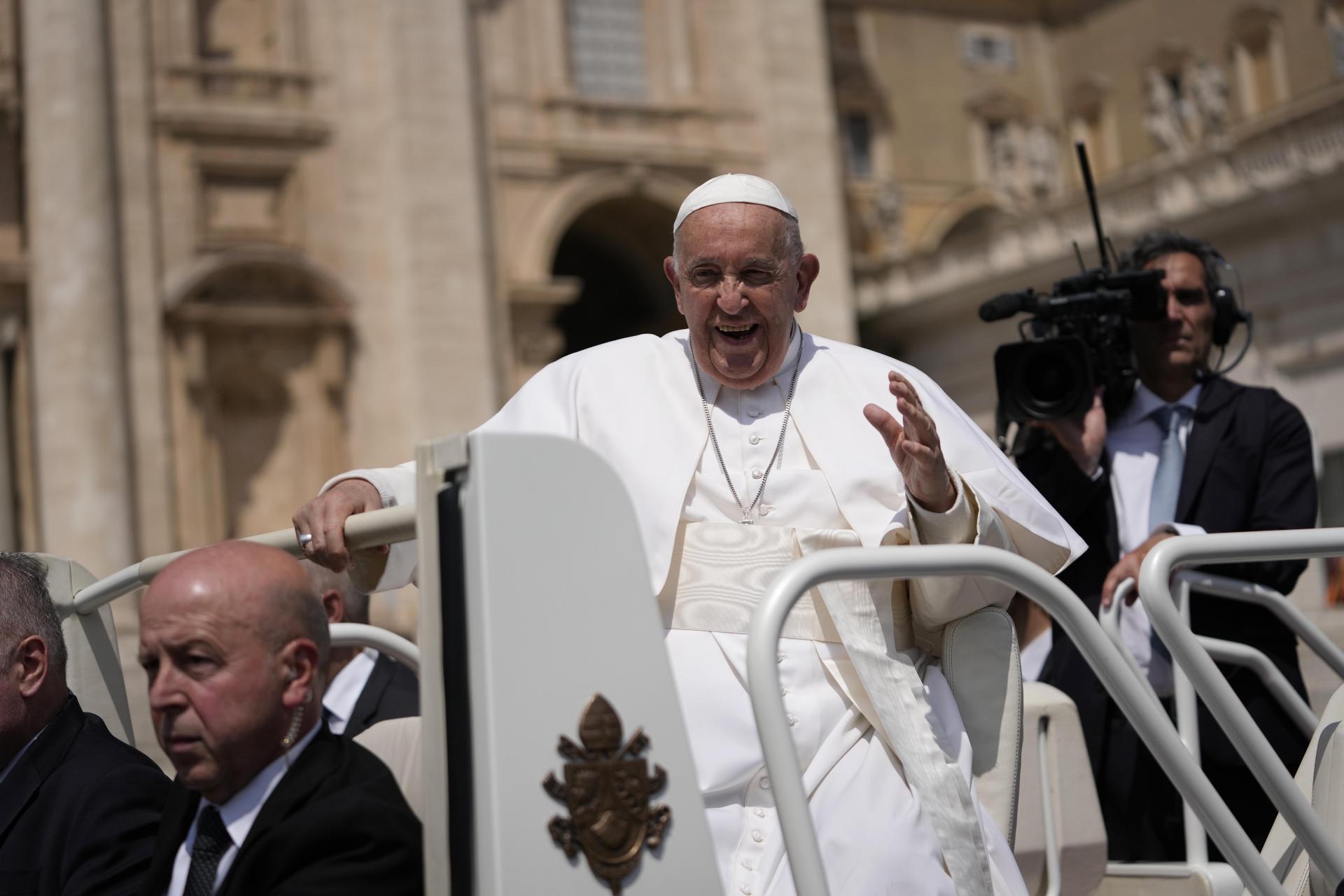 Pápež František poslal list Čaputovej: Správu som prijal s bolesťou. Odsudzujem tento zbabelý násilný čin