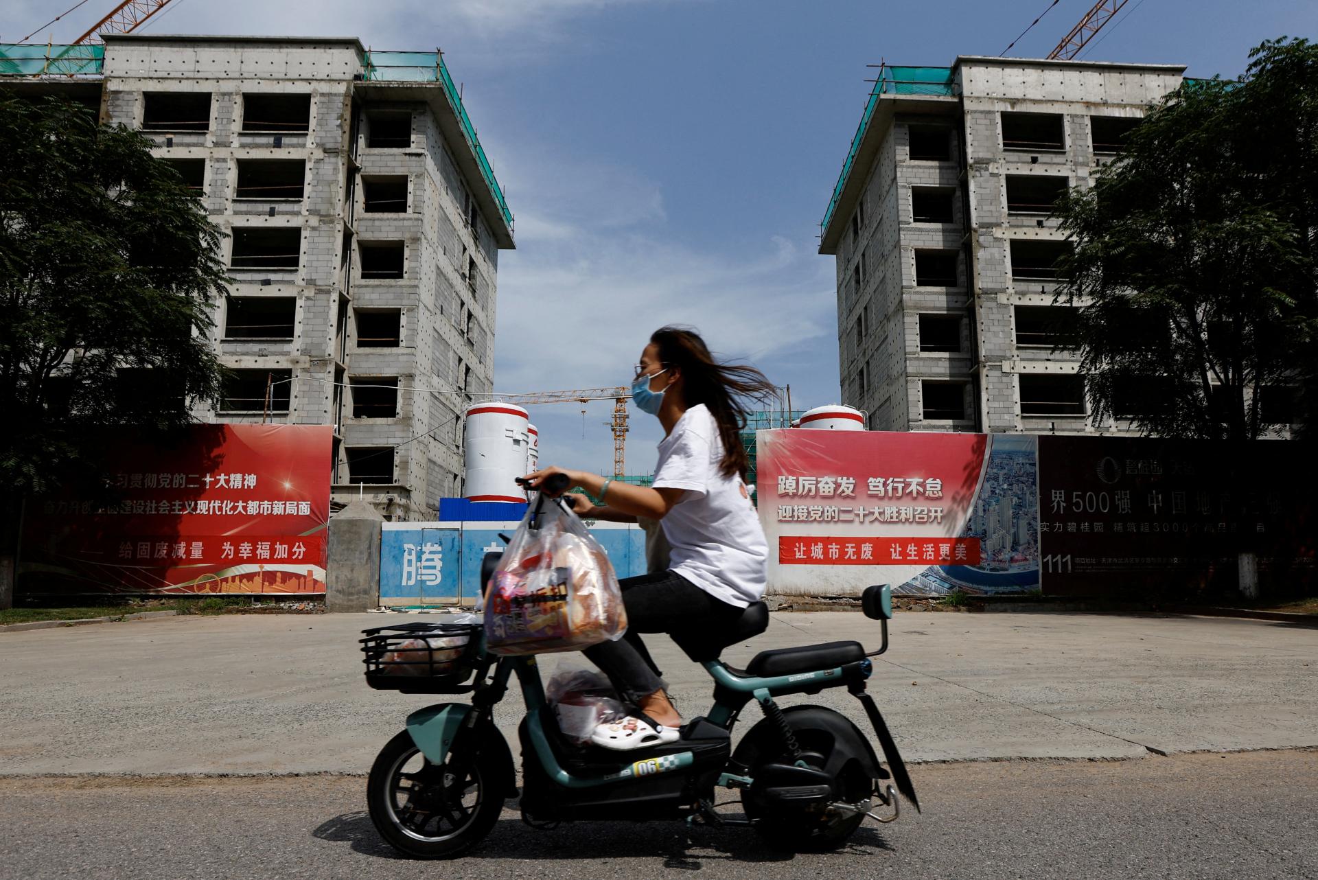 Peking pod tlakom. Čína oznámila rozsiahle kroky na stabilizáciu sektora nehnuteľností