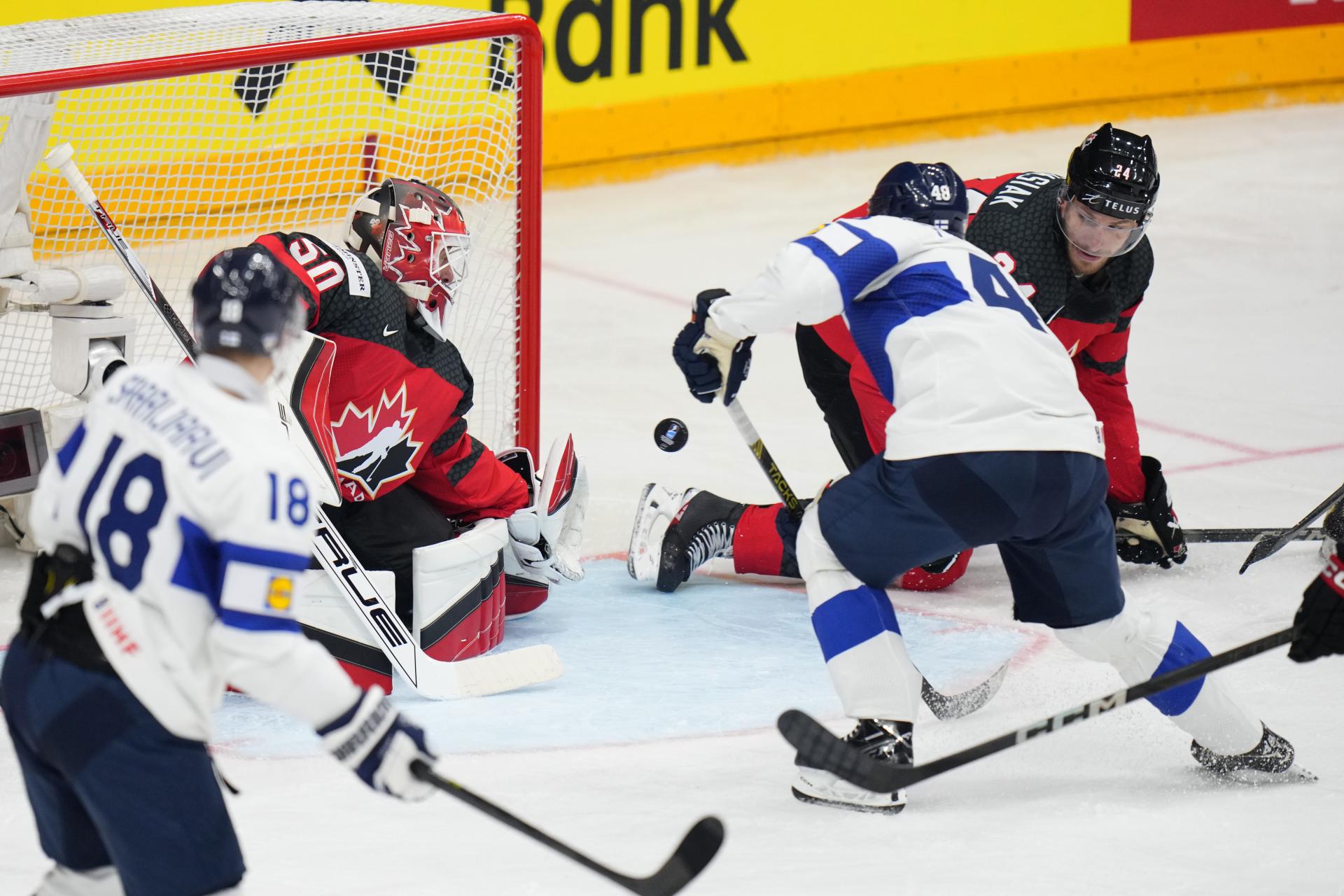 MS v hokeji: Kanaďania zdolali v šlágri Fínsko, Nemci zas Poľsko v B-skupine