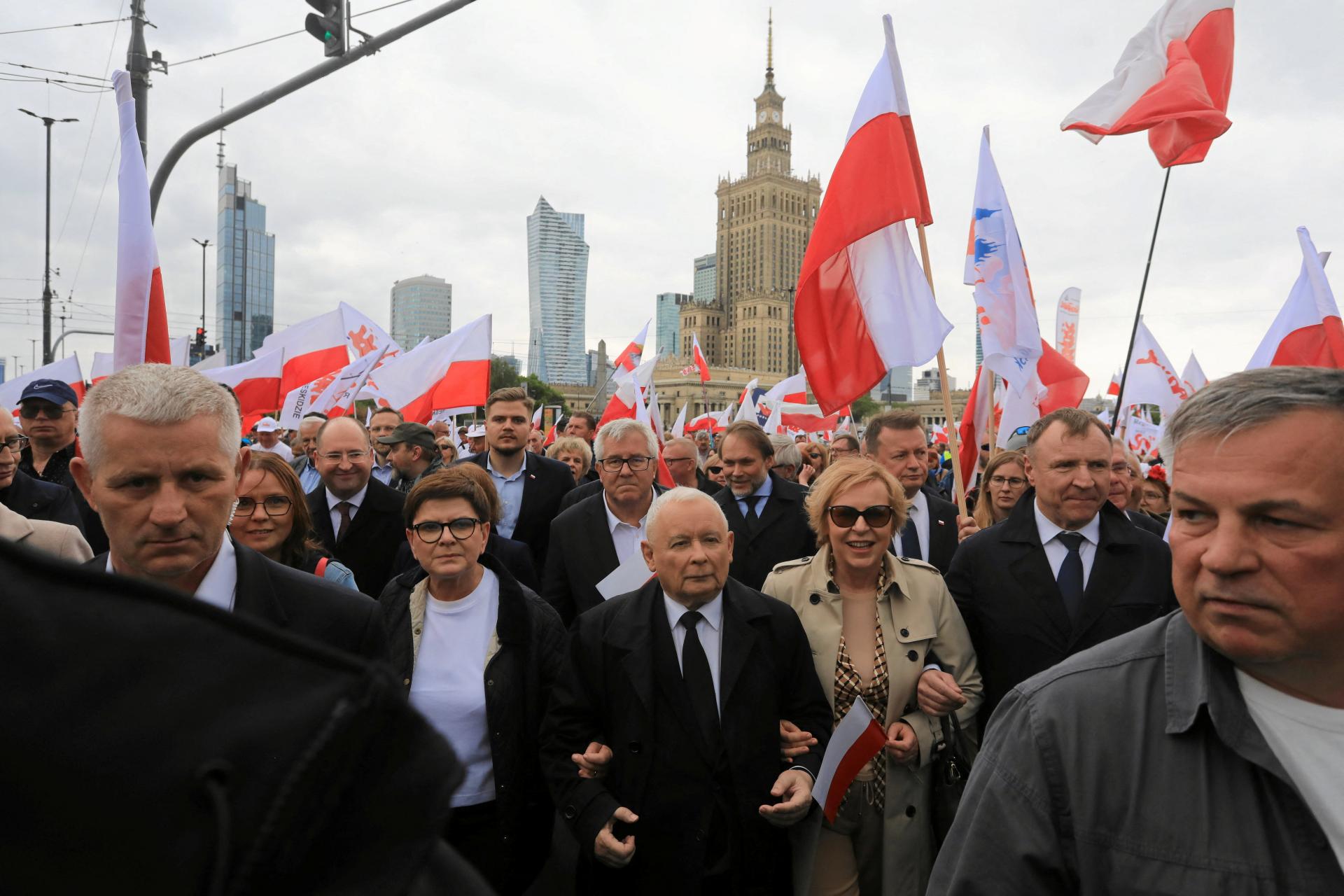 Líder opozičnej strany Kaczynski vyzval na masívne verejné investície do jadrových elektrární v Poľsku