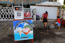 Za zmrzlinu môžete v Salvádore platiť bitcoinom. FOTO: Reuters
