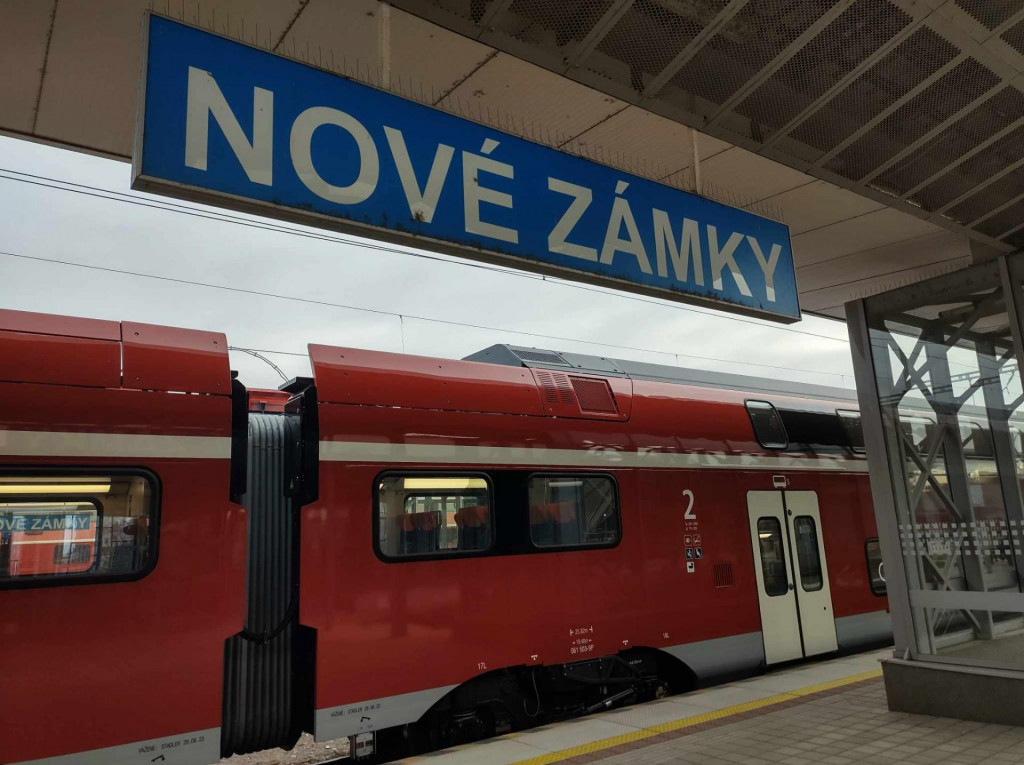 Železničná spoločnosť Slovensko, ktorá prevádzkuje osobnú dopravu a Cargo Slovakia, ktorá obsluhuje nákladnú dopravu, dosahujú symbolický zisk sedem miliónov eur. FOTO: TASR/R. Hanc. FOTO: HN/Tomáš Garai