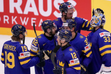 Švédski hokejisti. FOTO TASR/AP