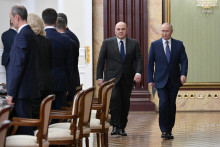 Ruský prezident Vladimir Putin a premiér Michail Mišustin. FOTO: REUTERS