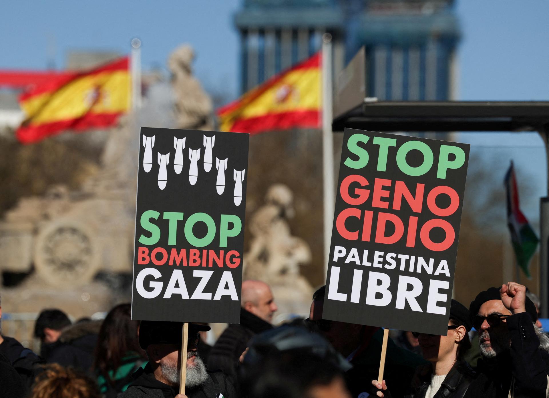 Izrael reaguje na uznanie Palestíny, obmedzil služby španielskych diplomatov
