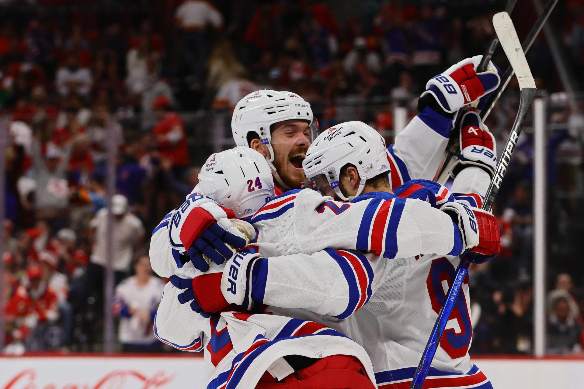Rangers vedú vo finále Východnej konferencie NHL nad Floridou Panthers, v predĺžení rozhodol Wennberg
