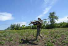 Drony patria medzi najdôležitejšie zbrane vo vojne na Ukrajine. Ilustračné FOTO: TASR/AP