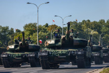 Poľské tanky na vojenskej prehliadke vo Varšave. FOTO: Profimedia