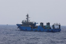 Čínsky vojenský trajekt. Nedostatok armádnych plavidiel chce Si Ťin-pching kompenzovať civilnými. FOTO: Reuters