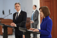 Moldavská prezidentka Maia Sandu a minister zahraničných vecí USA Antony Blinken. FOTO: Reuters