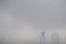 Most SNP v hmle - ilustračné foto.