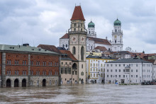 Časti bavorského starého mesta Passau zaplavil Dunaj. FOTO: TASR/AP