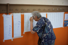 V niektorých krajinách mohli voliť už šestnásťroční. To nie je prípad zachytený na fotografii. FOTO: Reuters