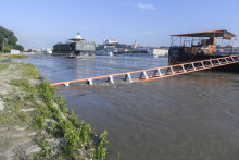 Zvýšená hladina rieky Dunaj. FOTO: TASR/Jaroslav Novák
