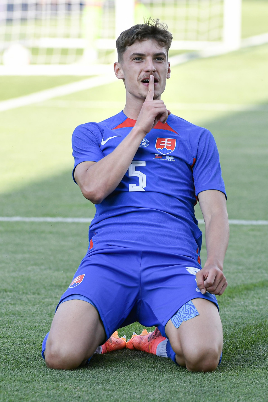 Tomáš Rigo (Slovensko) sa teší po strelení úvodného gólu počas prípravného futbalového zápasu Slovensko - San Maríno. FOTO: TASR/Pavel Neubauer