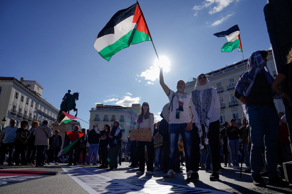 Protest solidarity s Palestínčanmi v Gaze v Madride. FOTO: Reuters
