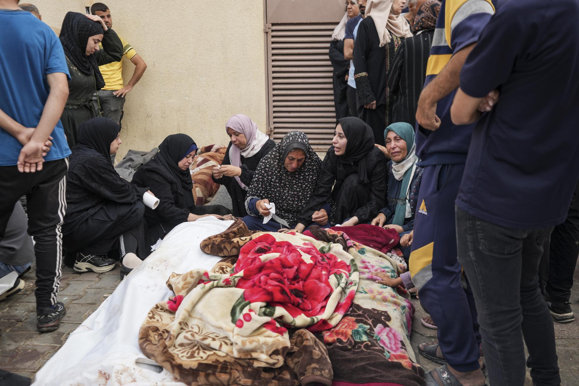 Pri izraelských operáciách v utečeneckom tábore dnes zomrelo najmenej 210 ľudí, tvrdí Hamas