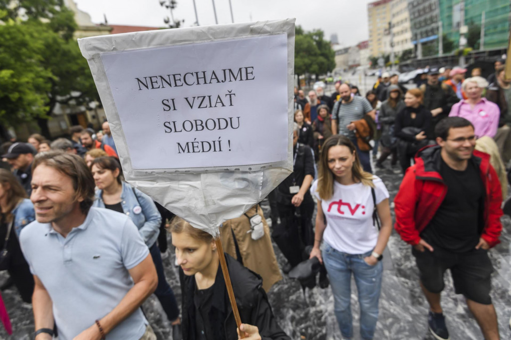 Prvý výstražný štrajk zamestnancov a spolupracovníkov RTVS v Bratislave. FOTO: TASR/Jaroslav Novák