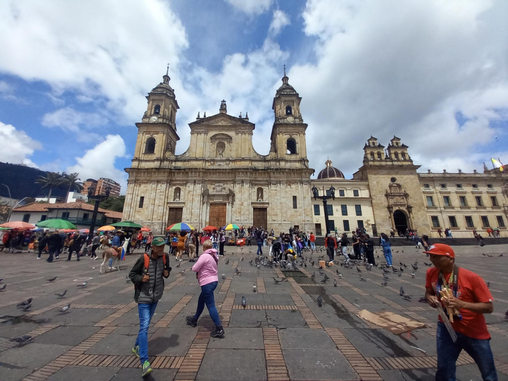 Srdce Bogoty tvorí historická štvrť La Candelaria s Bolívarovým námestím uprostred. FOTO: HN/Pavel Novotný
