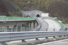 Podľa posledných informácií to vyzerá tak, že tunel Višňové bude hotový skôr. FOTO: HN/Peter Mayer