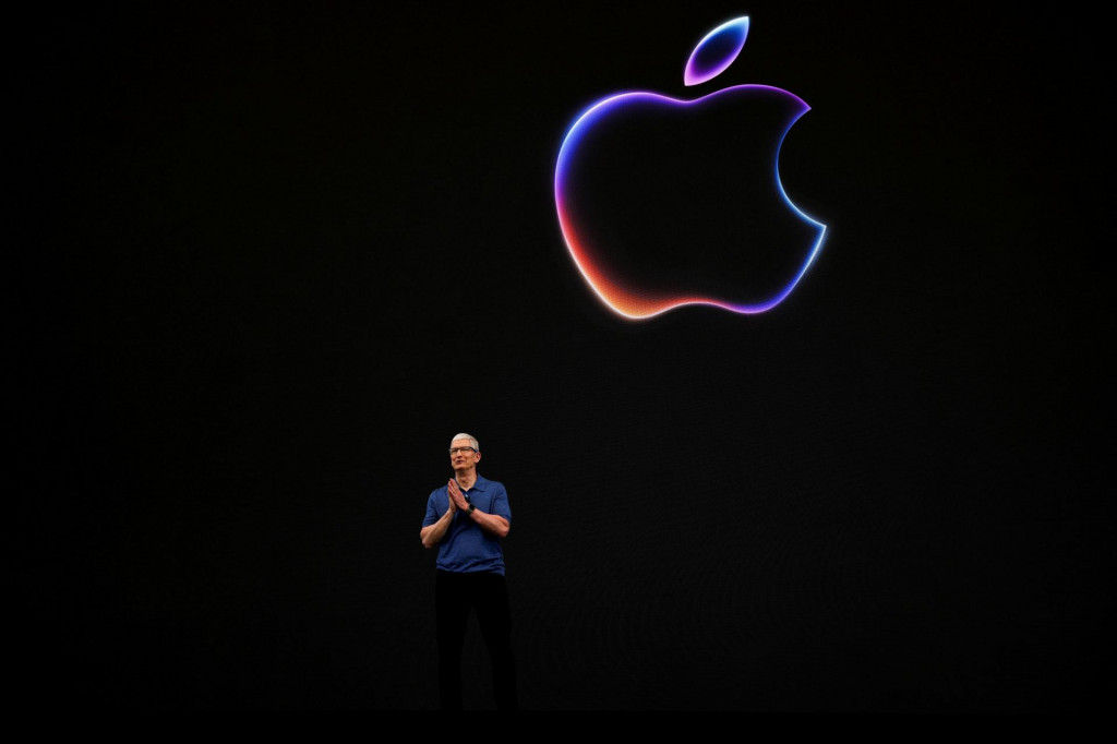 CEO firmy Apple Tim Cook. FOTO: Reuters