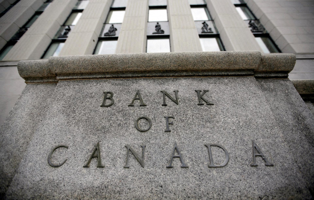 K zníženiu ceny peňazí pristúpila aj Bank of Canada. FOTO: Reuters