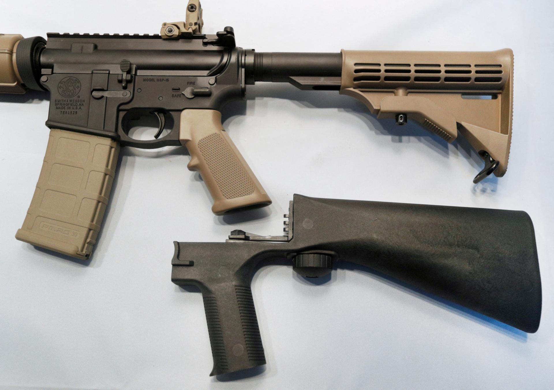 Americký najvyšší súd zrušil zákaz zariadení, ktoré urýchľujú streľbu z pušky. Vláda ho prijala ilegálne