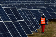 Ak by všetko išlo podľa plánu, v roko 2060 by v Japonsku 45-percentný podiel na celkovej spotrebe energie tvorila solárna energia. FOTO: Reuters
