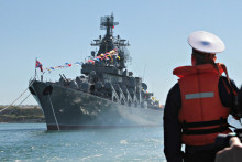 Ruská Čiernomorská flotila sa zmenšila o tretinu, za obeť ukrajinským útokom padla aj vlajková loď, raketový krížnik Moskva (na snímke). FOTO: Reuters