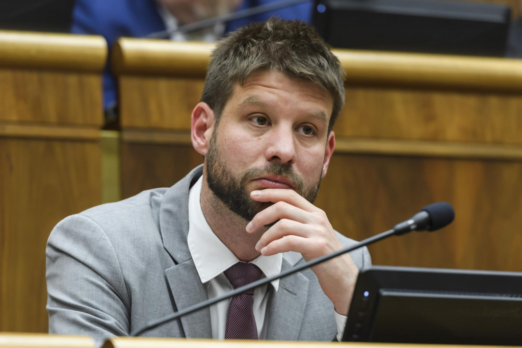 Michal &Scaron;imečka (Progres&iacute;vne Slovensko) počas 15. sch&ocirc;dze NR SR v Bratislave 11. j&uacute;na 2024. FOTO TASR - Jaroslav Nov&aacute;k FOTO: Jaroslav Nov&aacute;k