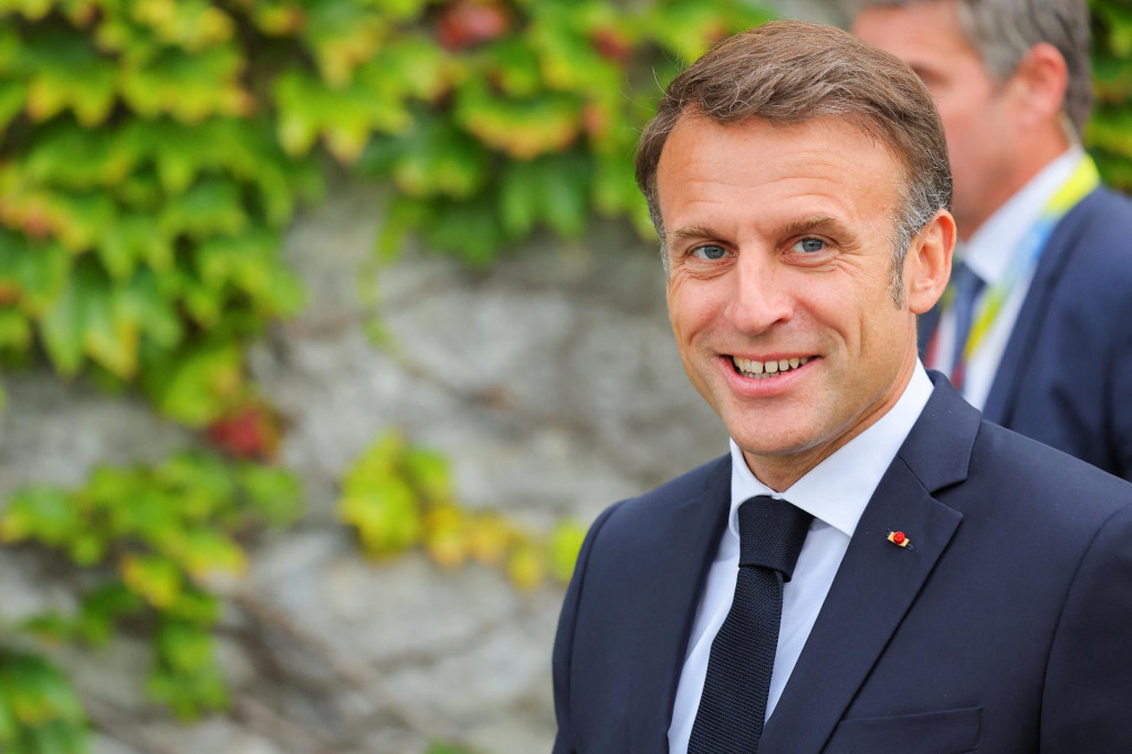 Emmanuel Macron rozpustil parlament a vypísal parlamentné voľby. Pre mnohých analytikov je to politicky riskantný manéver. FOTO: Reuters