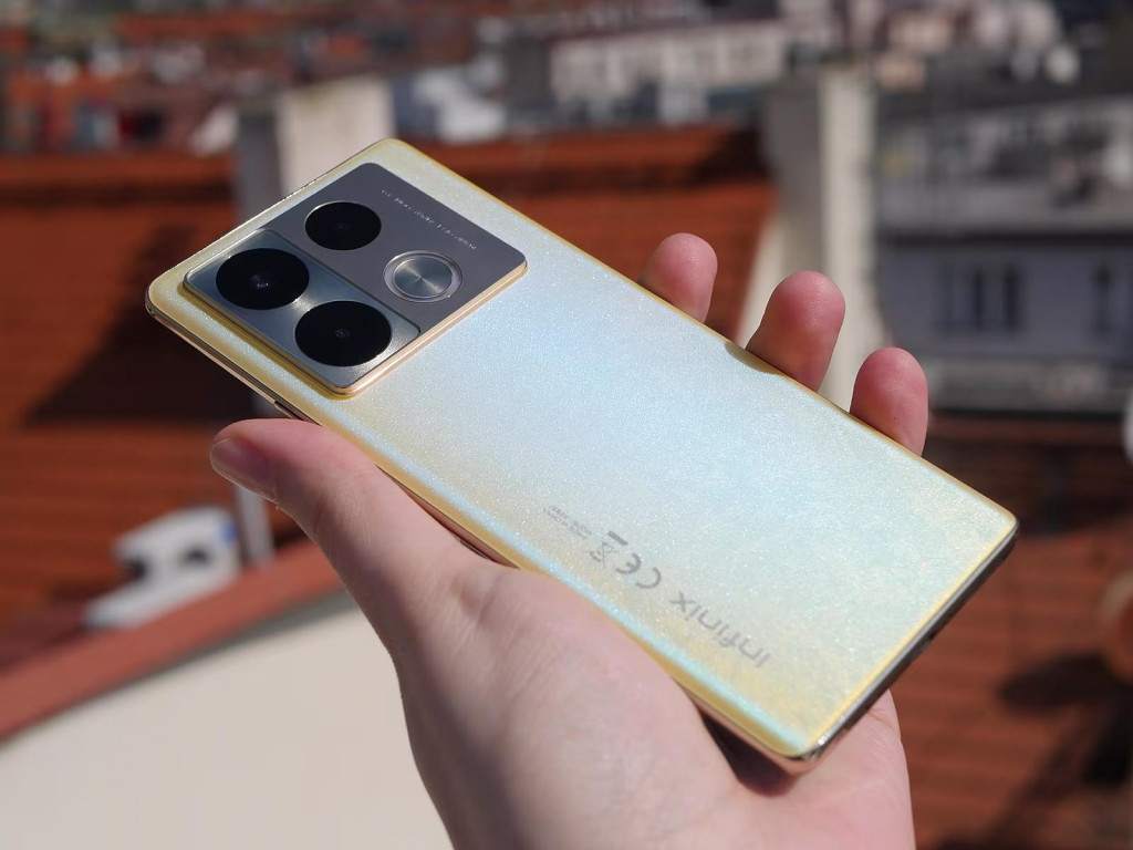 Infinix Note 40 a 40 Pro FOTO: Ondřej Martinů, Mobil.iDNES.cz