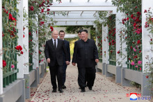 Ruský prezident Vladimir so severokórejským lídrom Kim Čong-unom na návšteve v Pchjongjangu. FOTO: KCNA/Reuters​