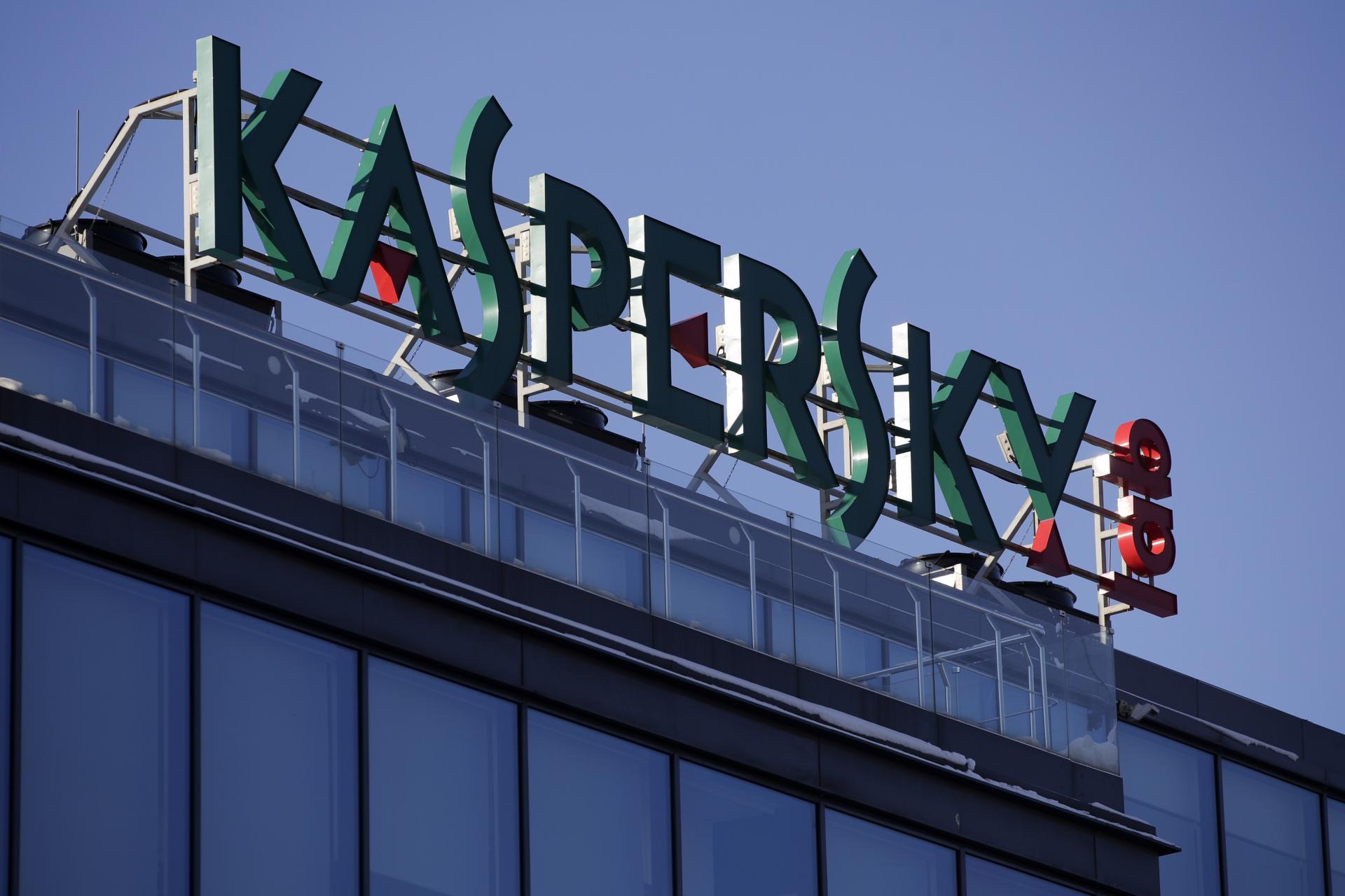 Rozhodnutie Spojených štátov zakázať softvér Kaspersky je potláčaním konkurencie, reaguje Kremeľ
