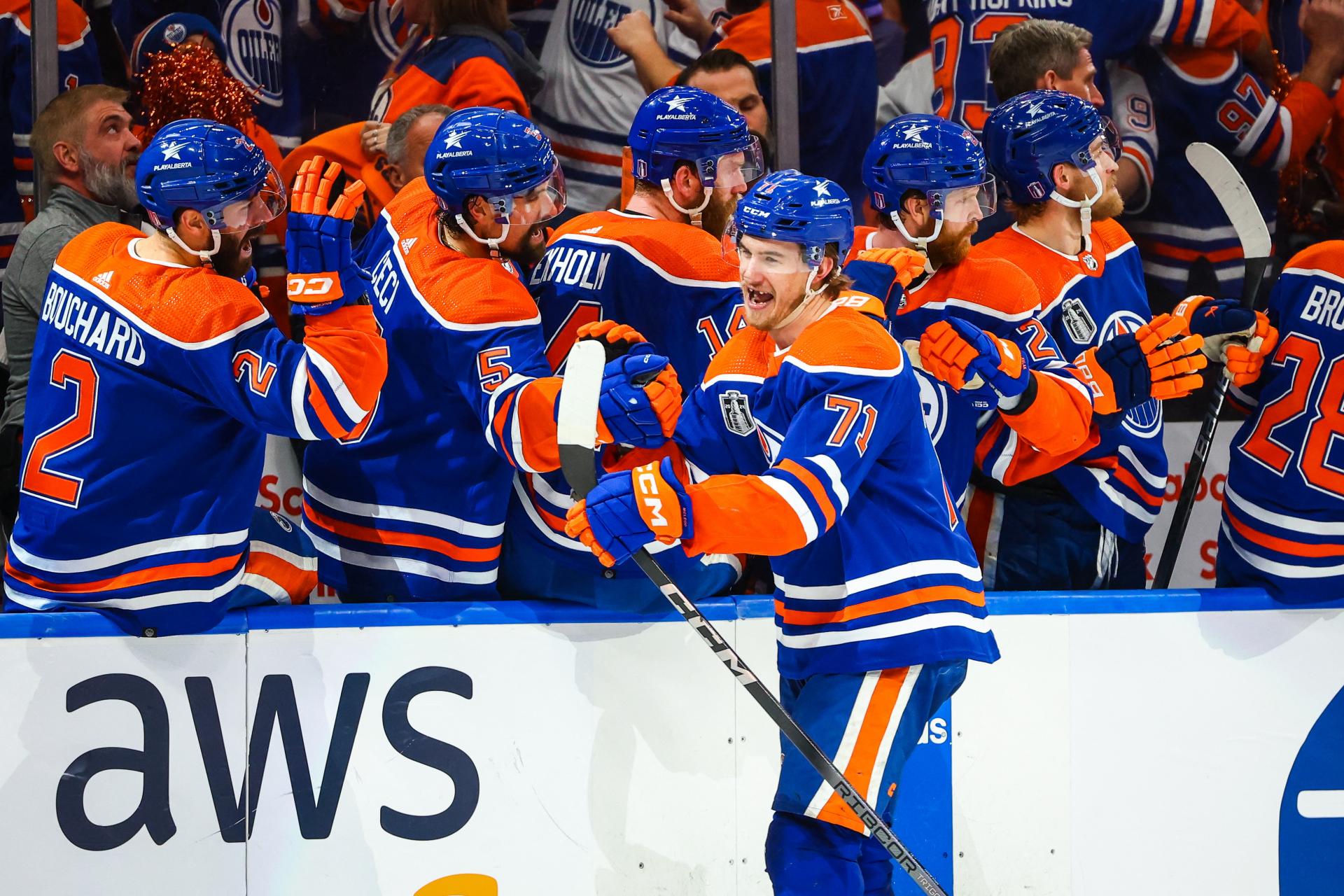 Edmonton vyhral aj tretíkrát za sebou, nového šampióna NHL určí až siedmy zápas