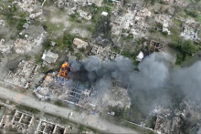 Bombardovanie ruskou armádou v Charkovskej oblasti. FOTO: TASR/AP
