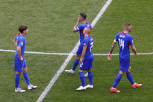 Po prehre s Ukrajinou pociťovali naši futbalisti veľké sklamanie. Pred posledným duelom v E-skupine však majú Slováci naďalej šancu na postup do osemfinále. FOTO: Reuters