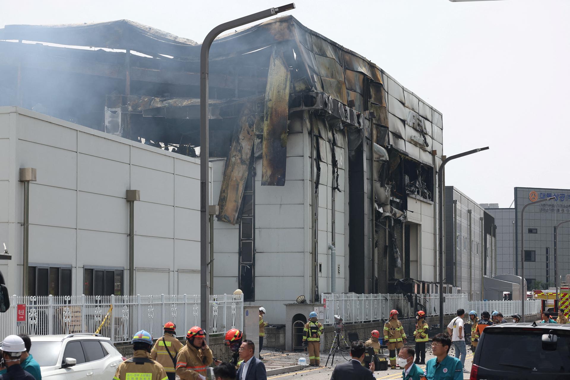 V juhokórejskej baterkárni vypukol požiar, hlásia 22 obetí