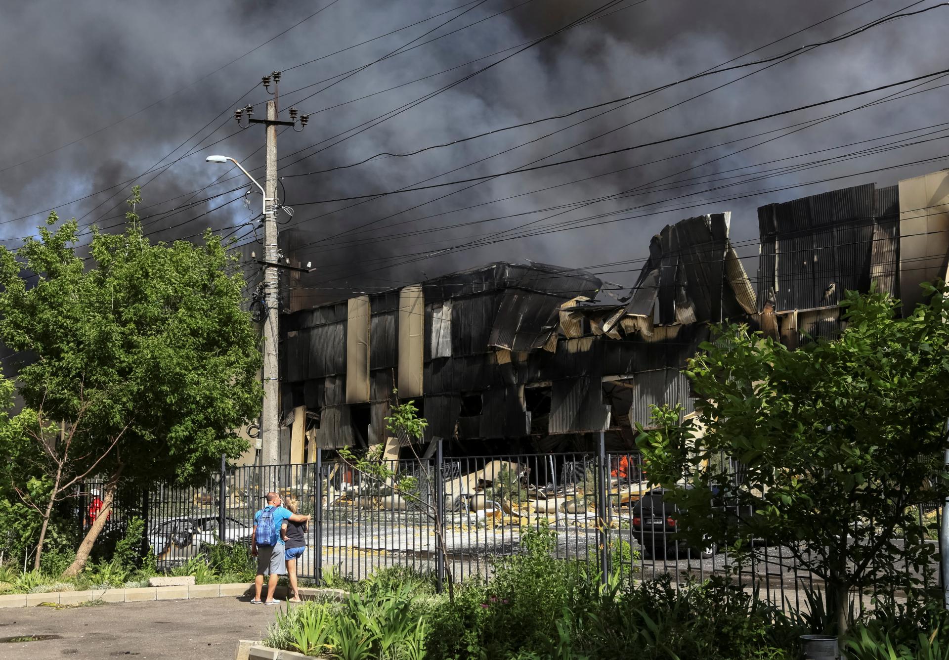 Rusi podnikli útok na Odesu, raketami zasiahli civilný objekt
