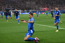 Taliani sa v osemfinále stretnú so Švajčiarskom. FOTO: Reuters